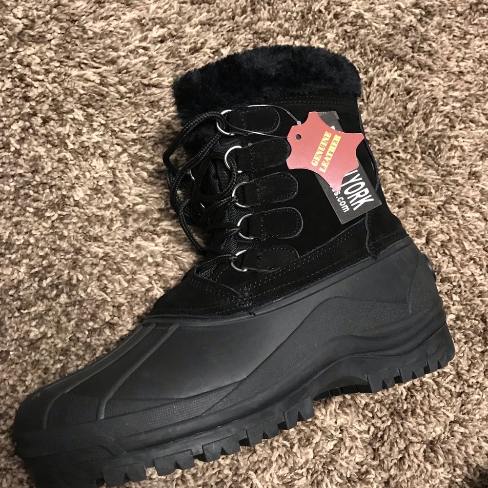 Snow boots